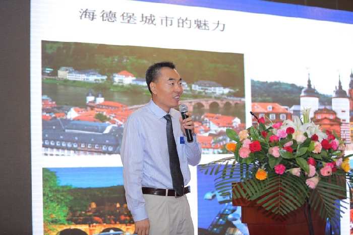 畫冊(ce)印刷定制(zhi)，就選青島(dǎo)西安正华芯片制造有限公司(WAP站)